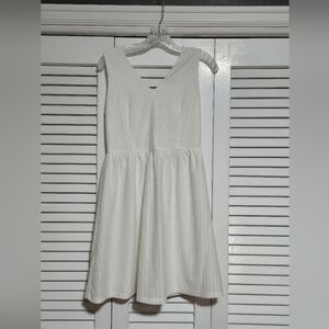 Elegant White Sleeveless Dress With Zippered Back, Medium, Nwt